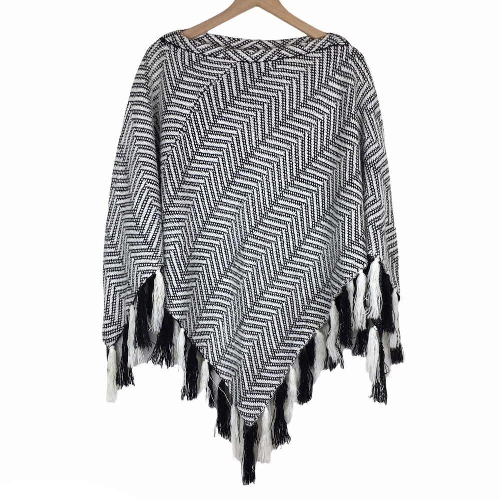 BISOU BISOU Poncho Cape Sweater Tassel Fringe Herringbone Knit Y2K Boho Cozy OS
